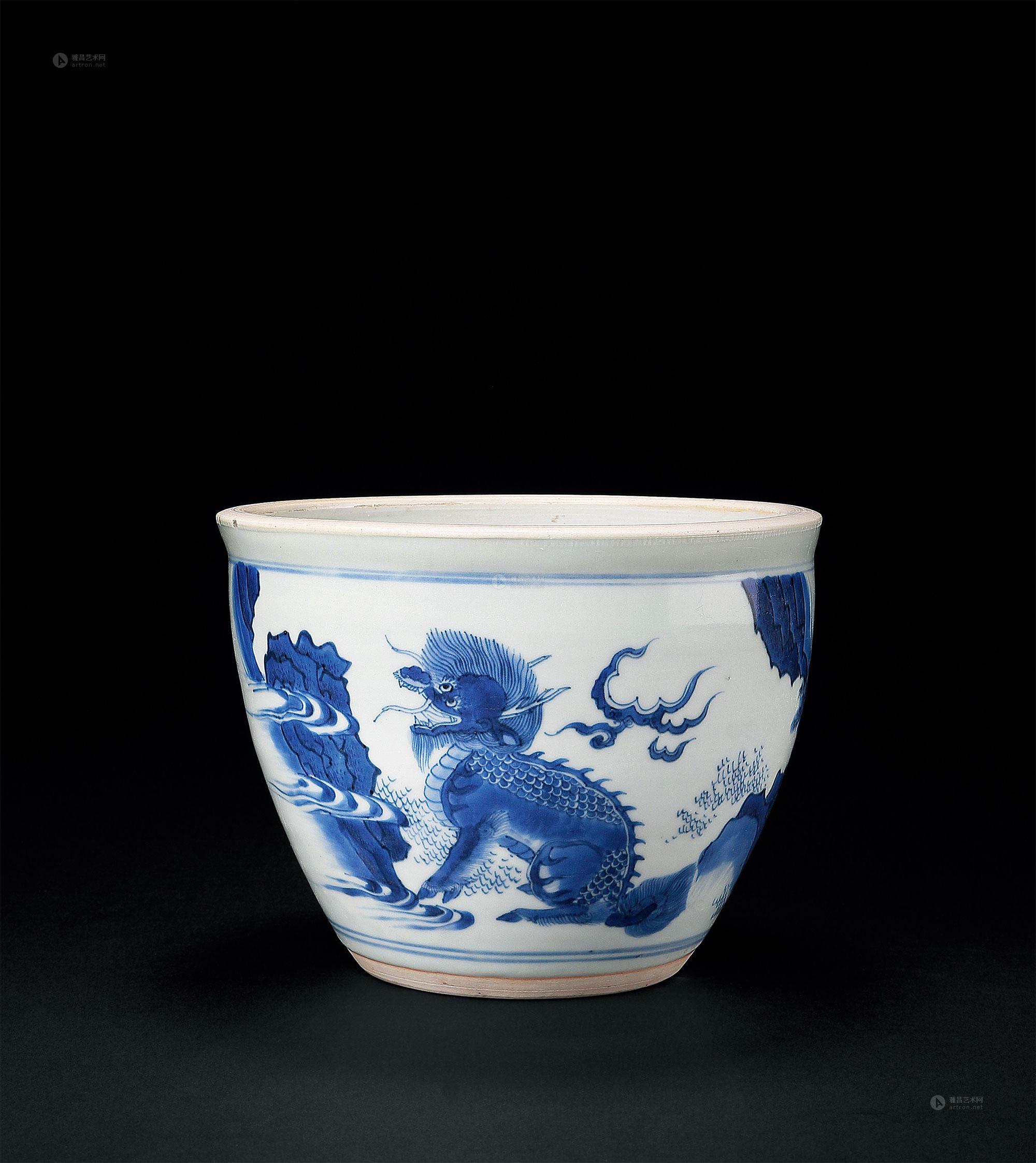 4055 明崇祯 青花麒麟瑞兽纹案缸