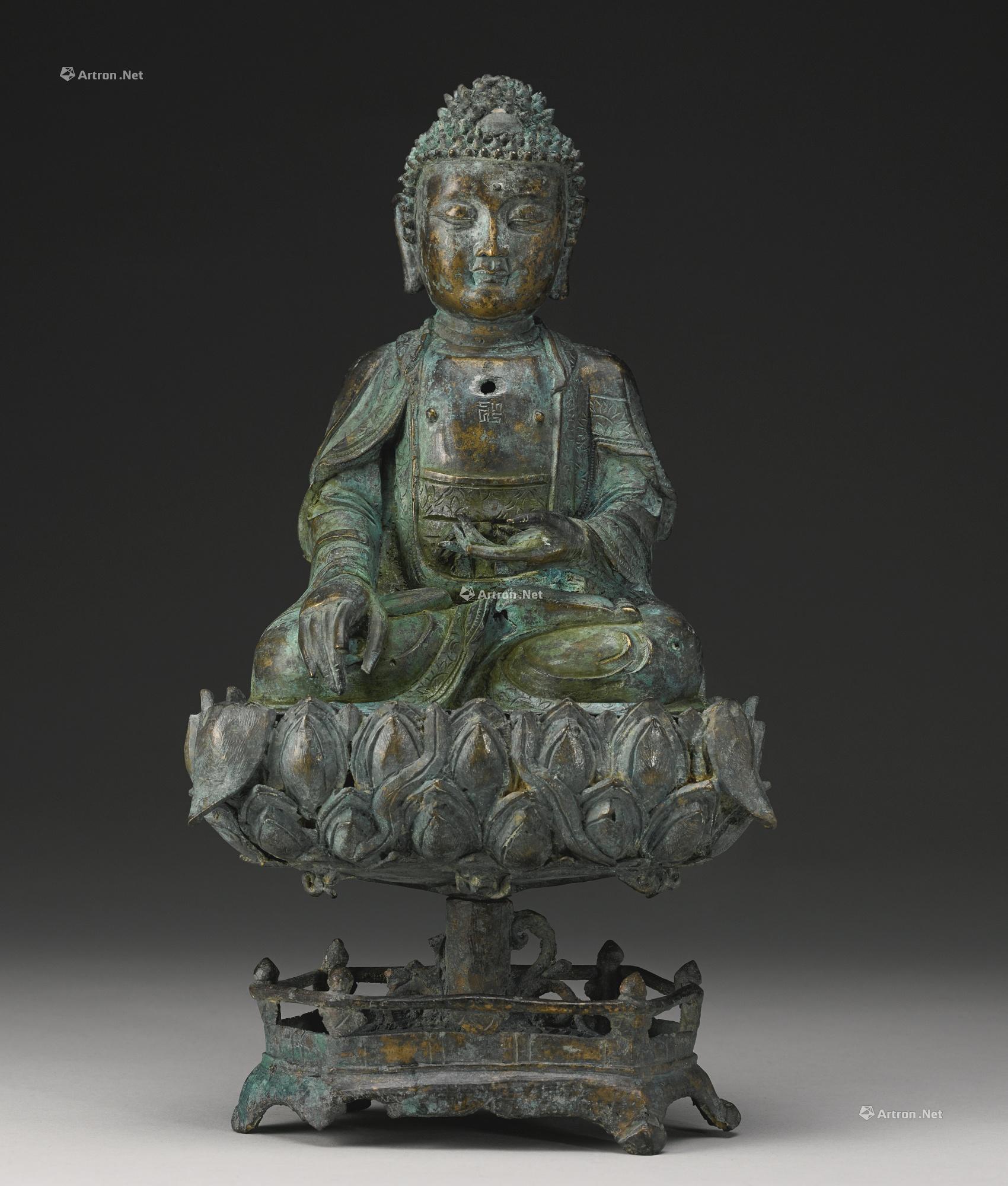 0502明16世纪铜释迦牟尼佛带莲花座像