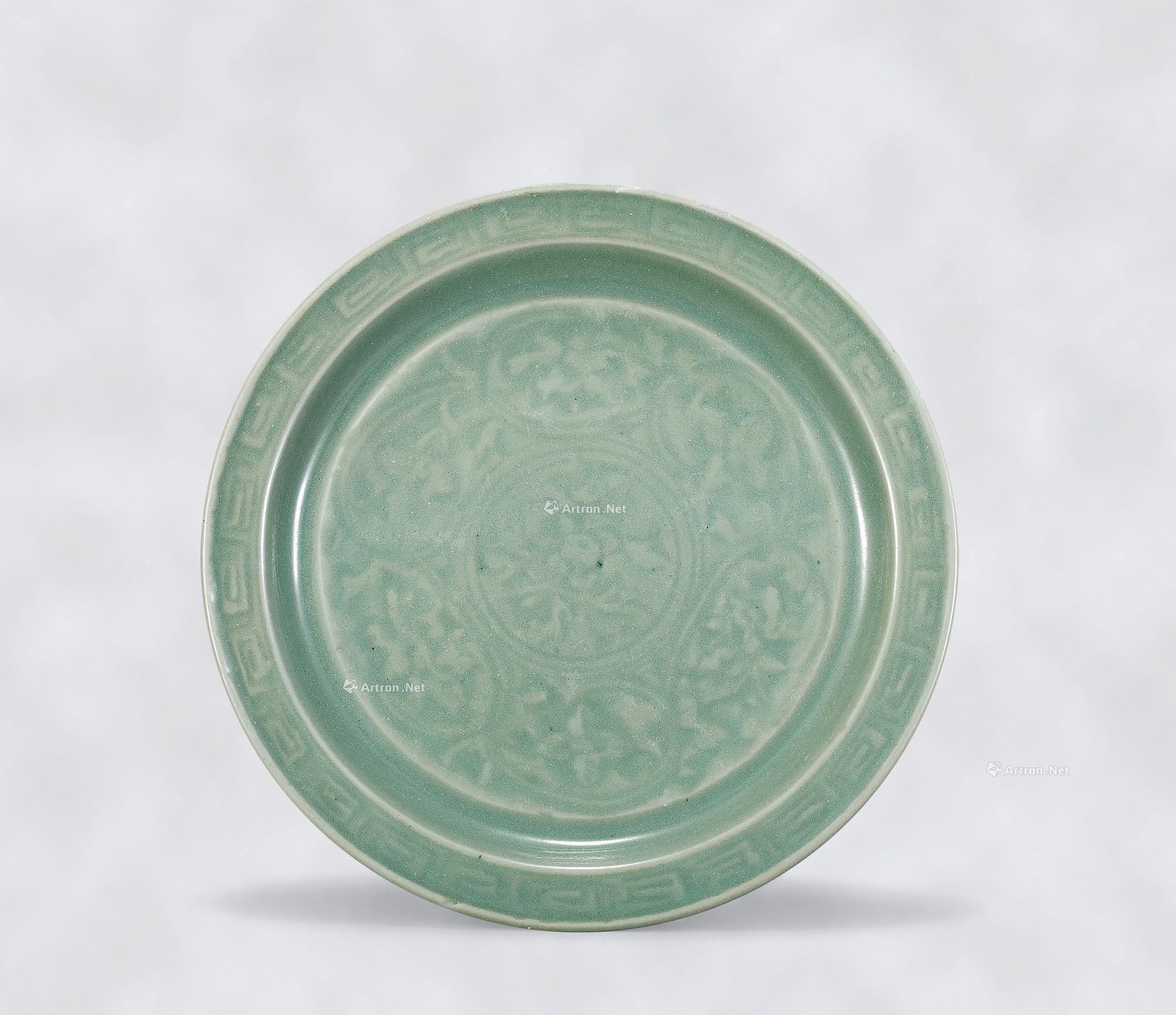 1659明洪武处州龙泉窑刻花缠枝花卉纹折沿盘