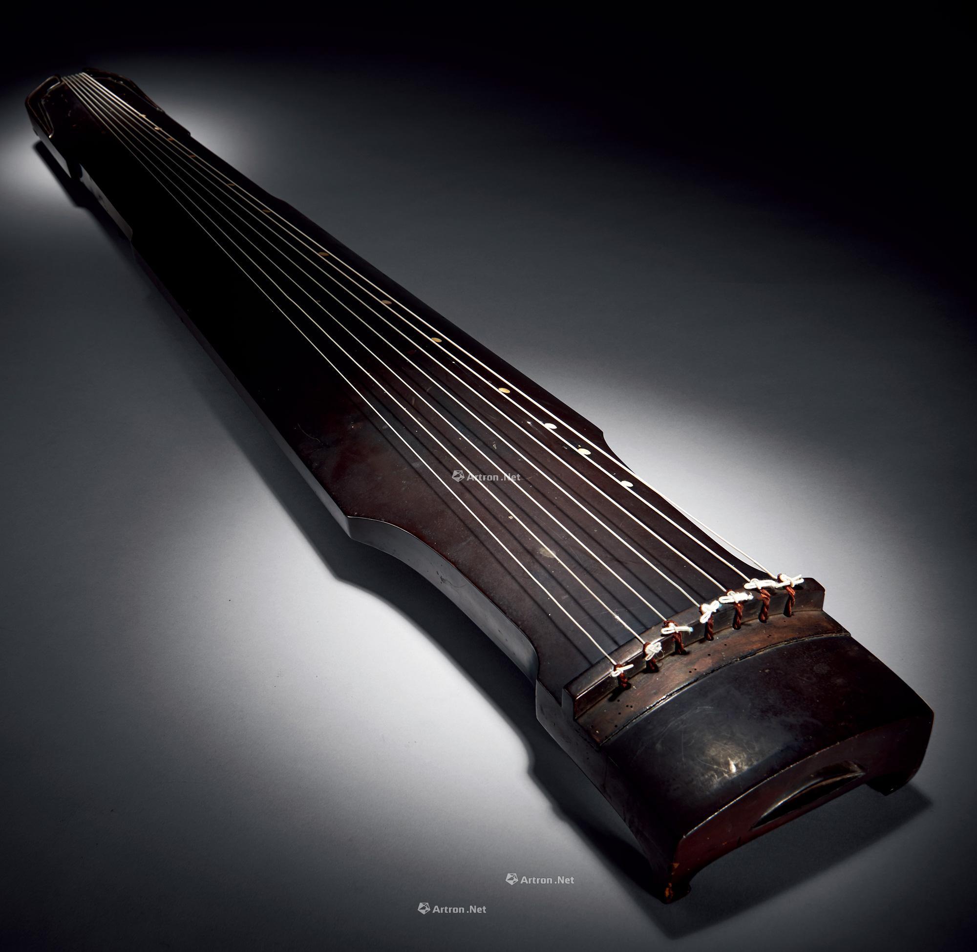 1028清中期或更早漆制仲尼式七弦古琴
