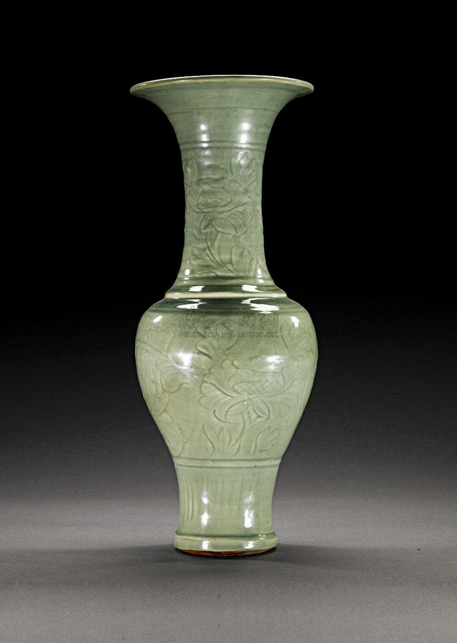 0577a "longquan" celadon yen-yen vase ming dynasty,16th century