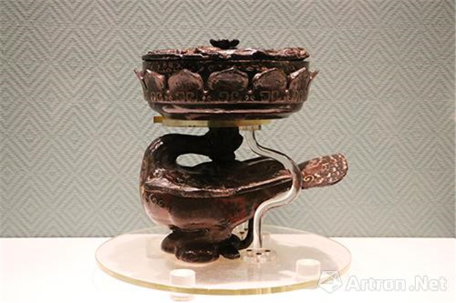 《凤鸟莲花纹漆木豆 战国