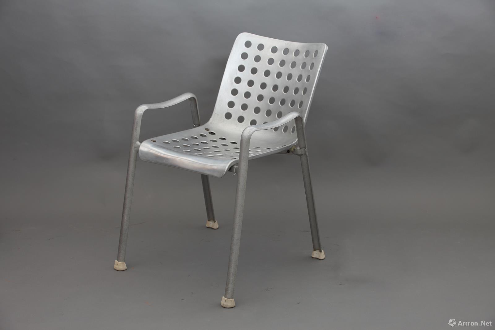 《兰迪椅  landi chair》  汉斯·科瑞  1938年 铝制框架和椅面,橡胶