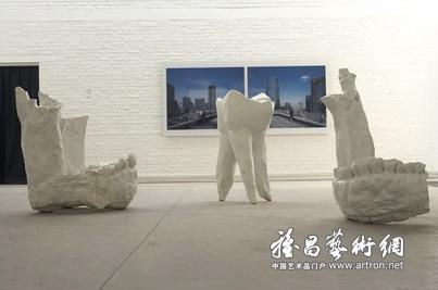 “养料及庇护所”北京艺门画廊群展 