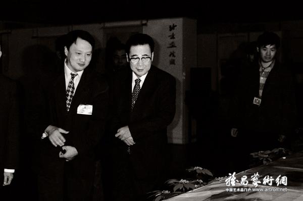 李鹏同志在全国政协礼堂观看北京画院藏品