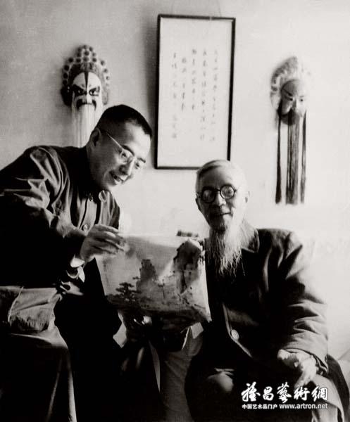 上海中国画院画家丰子恺（左二）、王个簃（左四）等在十三陵水库留影