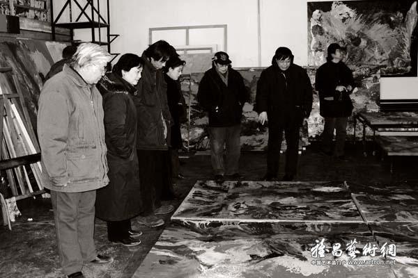 2006年2月22日，北京画院画家参观宋庄工作室