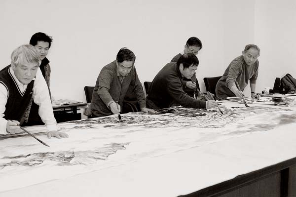 2005年10月，“源远流长·山水情韵”北京、台湾当代山水画10人联展在北京画院美术馆举办，两岸画家合作巨幅作品《源远流长》。