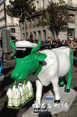 "艺术牛"雕塑新春现身马德里