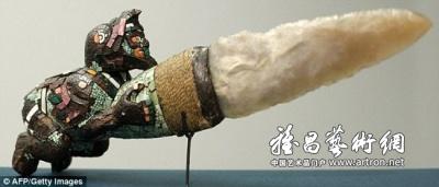 大英博物馆展出人皮人骨制艺术品 引争议