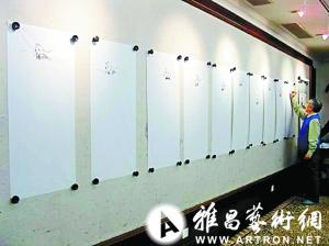 范曾在画室“流水线”创作钟馗图.(资料图片)