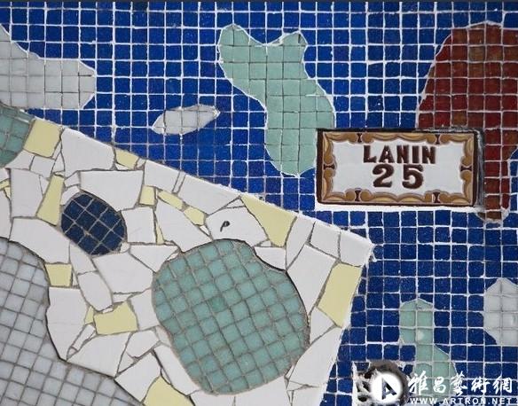 首都布宜诺斯艾利斯拍摄的拉宁街彩色民宅墙壁上的马赛克瓷砖拼画