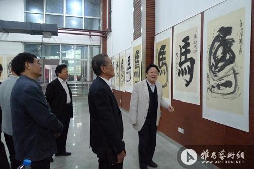 由深圳宝安石岩街道办和加拿大中华研究院主办的“唐卓百马书法