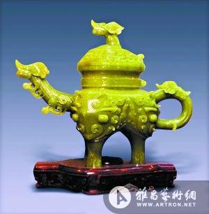 青玉兽面壶