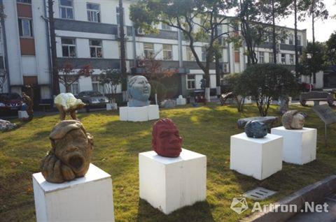雕塑大师作品进校园展览:传播艺术朴素的魅力
