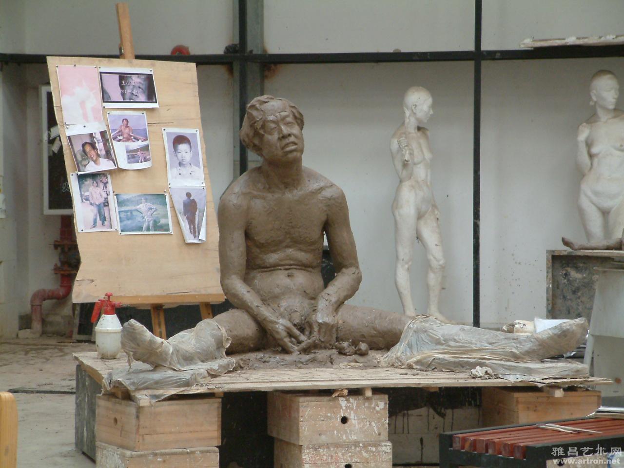 "王小波雕塑"制作过程(2)