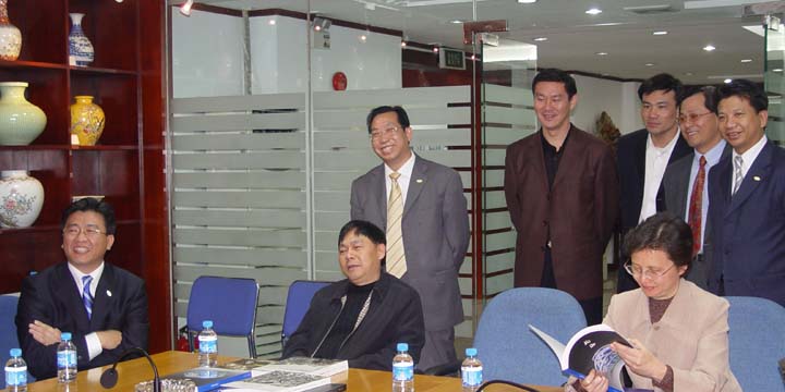 深圳市委副书记李意珍,副市长闫小培莅临雅昌