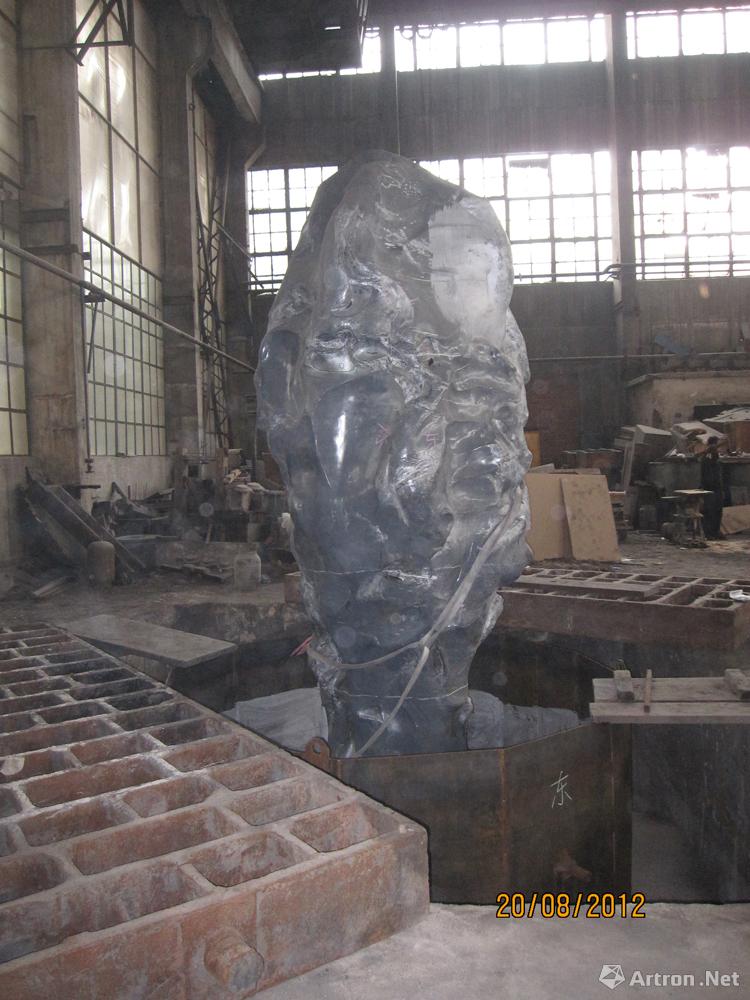 根据放大稿翻制的玻璃钢模型制作翻砂模型