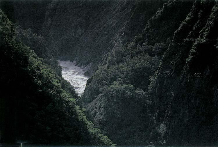 吕玲珑作品：神秘的雅鲁藏布大峡谷