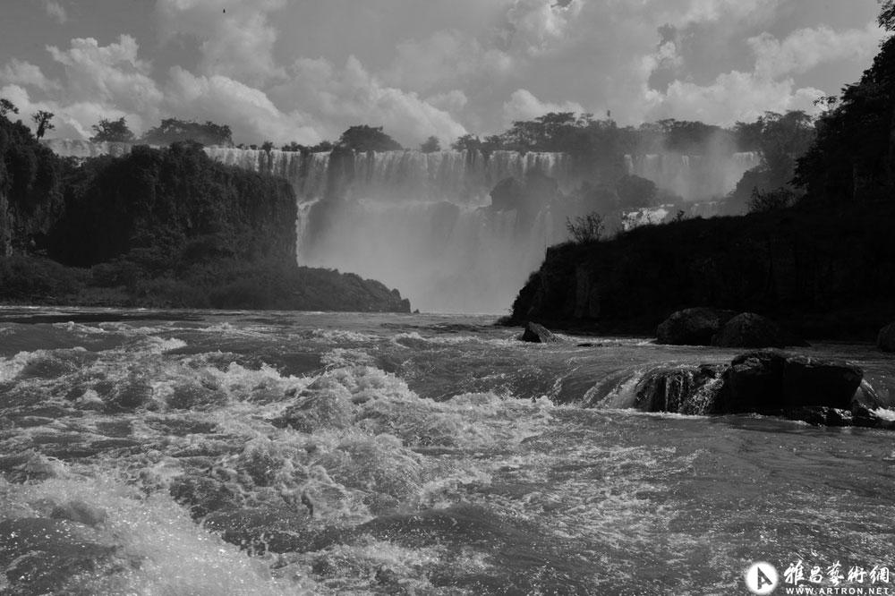 伊瓜苏写真：冲向瀑布的见所未见