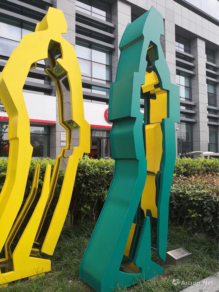 杭州汇金国际大厦广场“英才汇聚”系列雕塑
