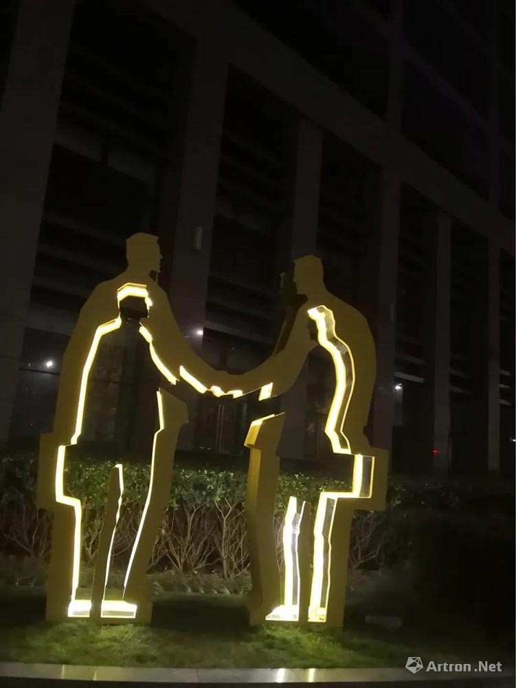 杭州汇金国际大厦广场“英才汇聚”系列雕塑(5)