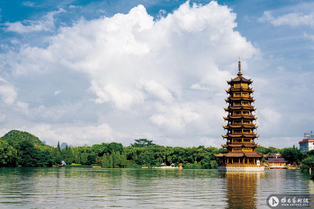 桂林铜塔全景