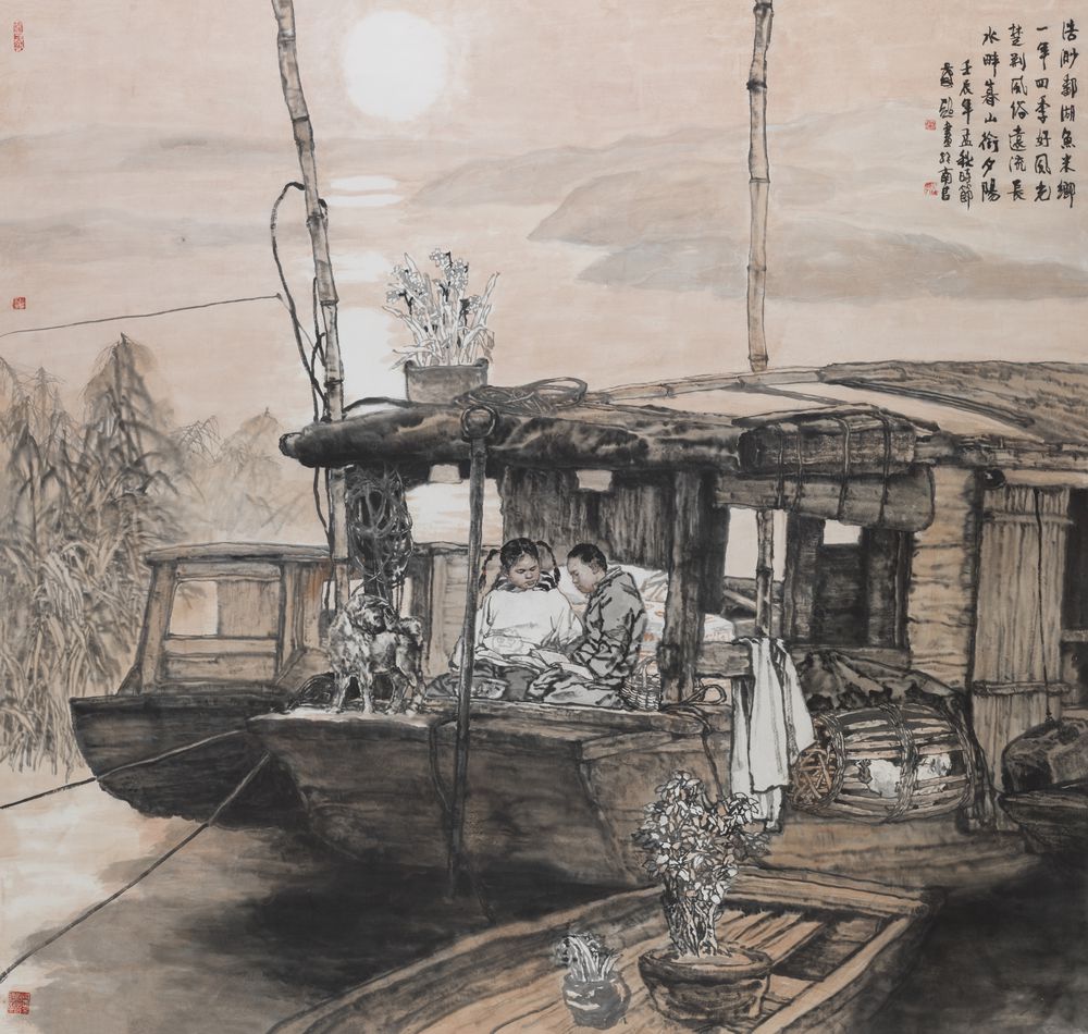 水畔暮山衔夕阳