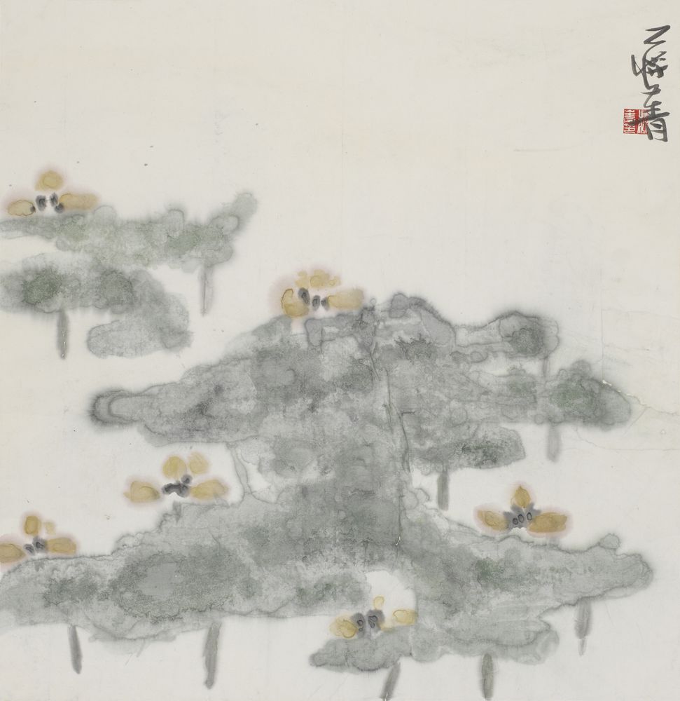 隐约花红点点连