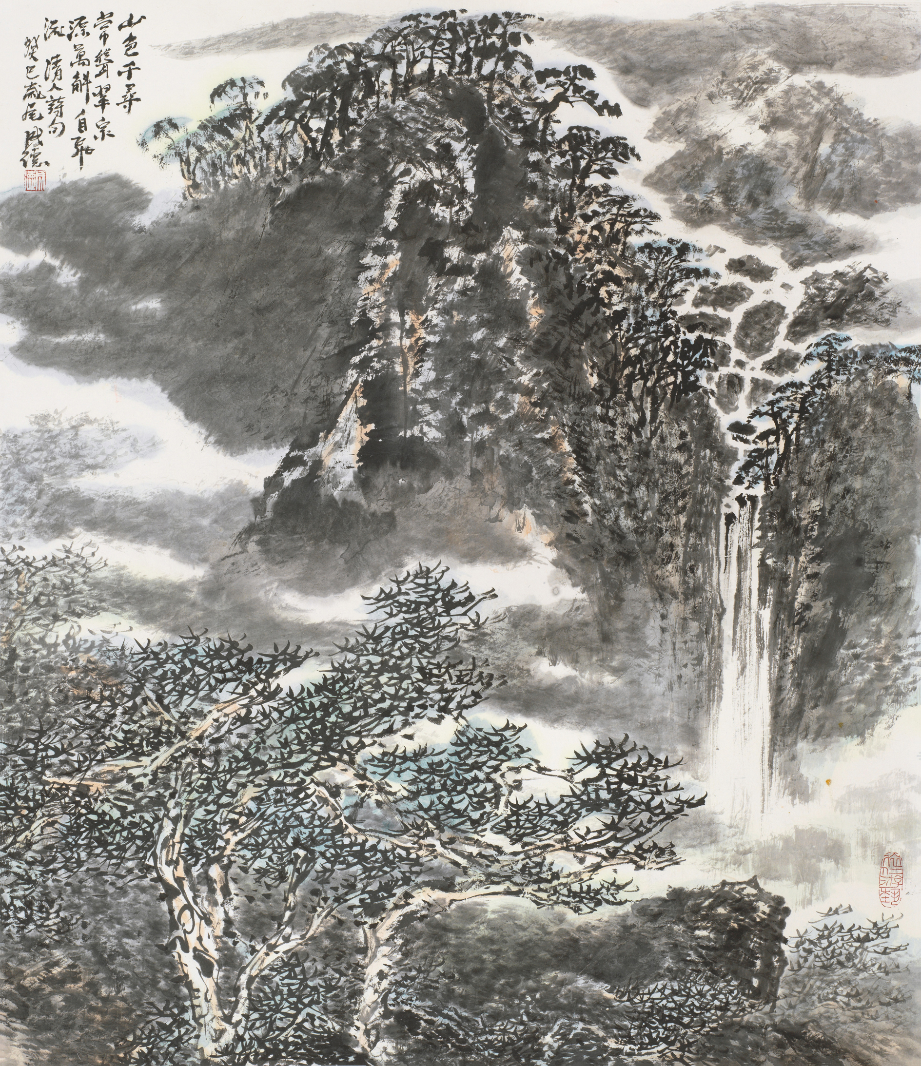 山色千寻常耸翠