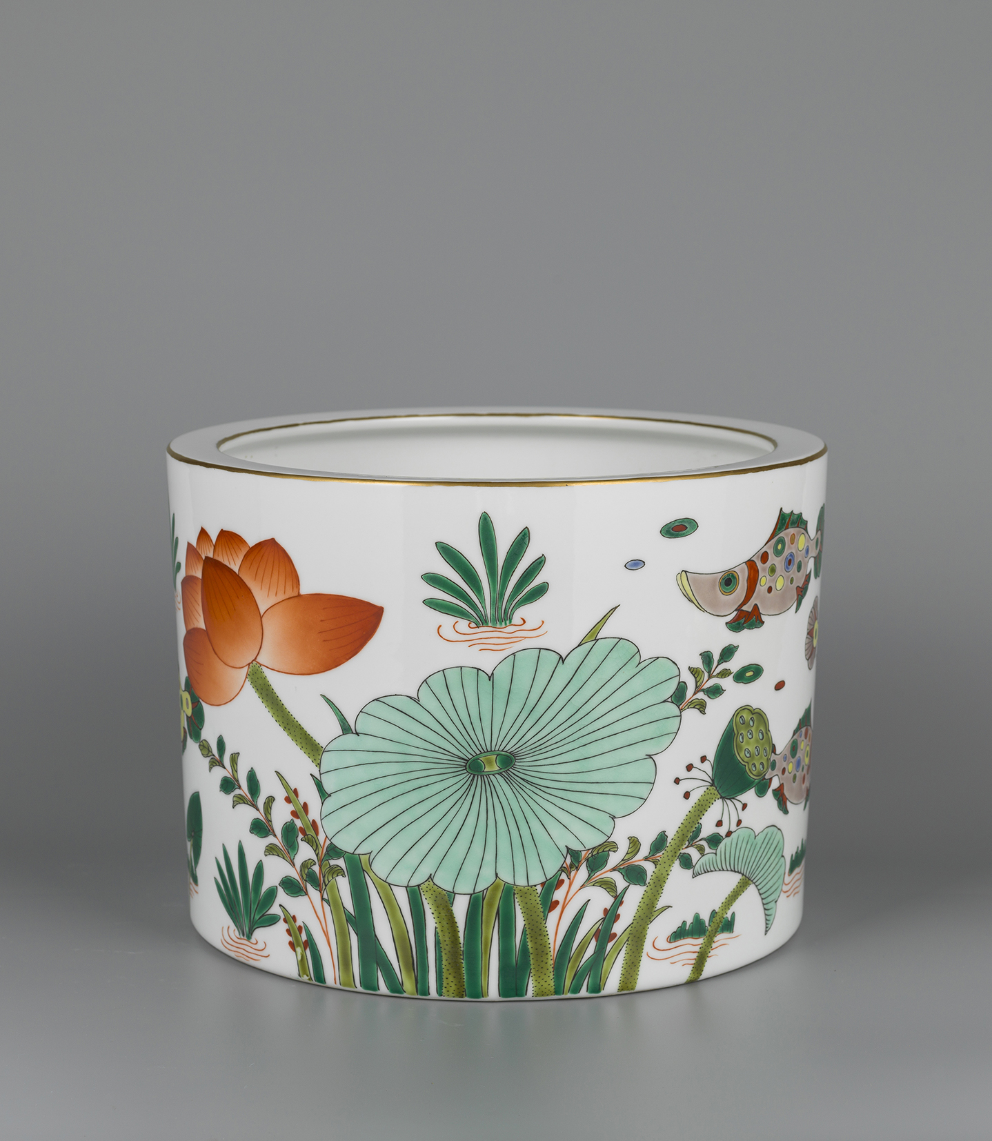 荷塘清浅笔筒
