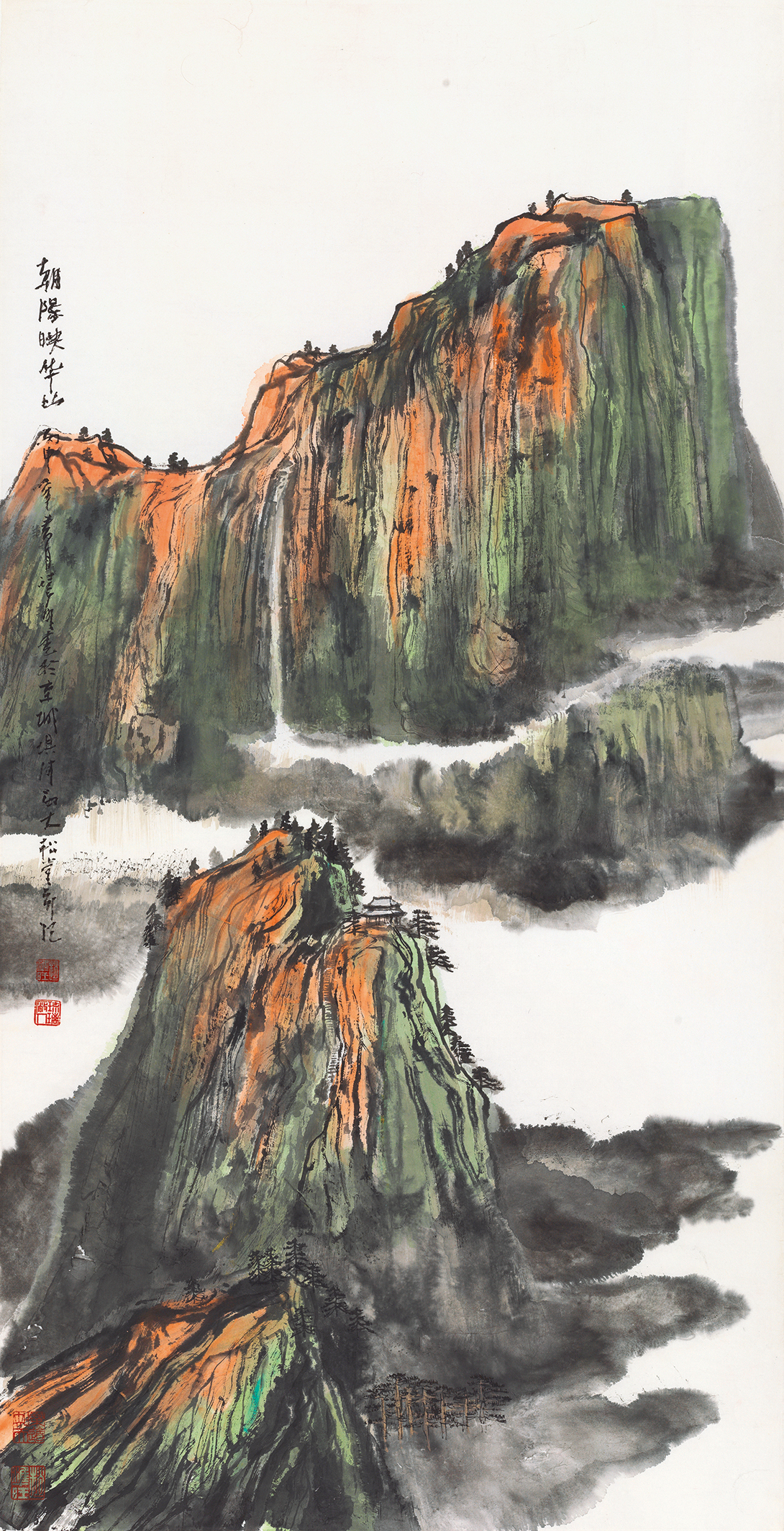 朝阳映华山