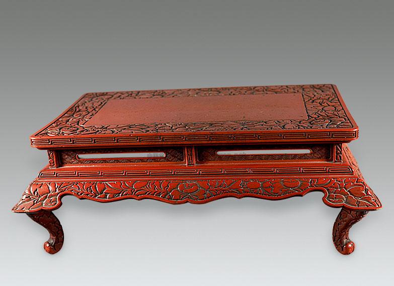 0484雕漆牡丹纹案几