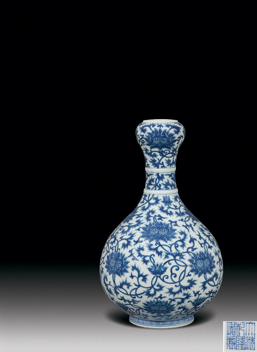 【清乾隆 青花缠枝莲纹蒜头瓶】拍卖品_图片_价格_鉴赏_清代青花瓷器