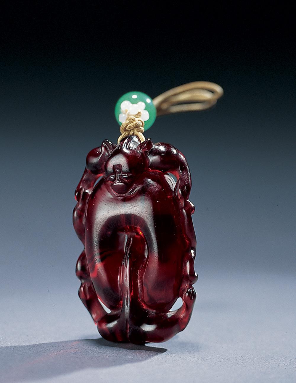 3621 清中期 血珀雕螭龙鸡心珮