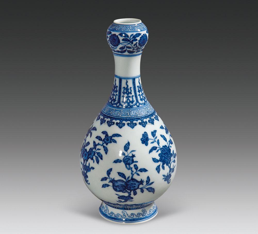 【清 青花折枝花果纹蒜头瓶】拍卖品_图片_价格_鉴赏_清代青花瓷器