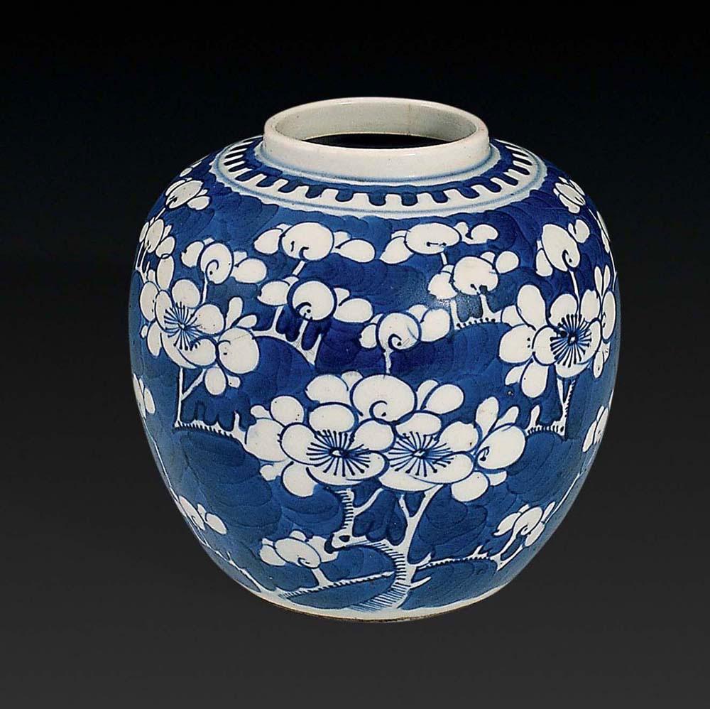 2046清光绪青花梅花纹罐