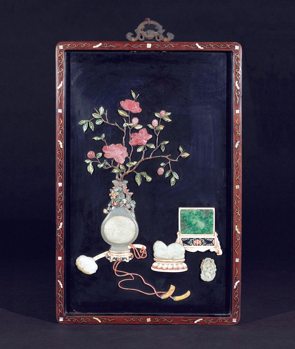 0904清红木髹漆嵌白玉百宝纹挂屏