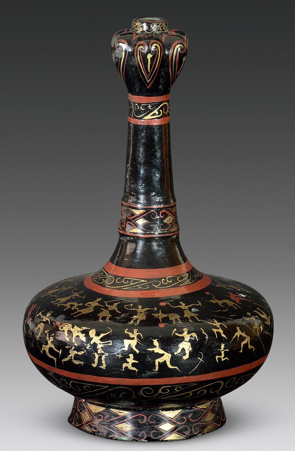 2475 汉代 铜胎漆器战争纹蒜头瓶