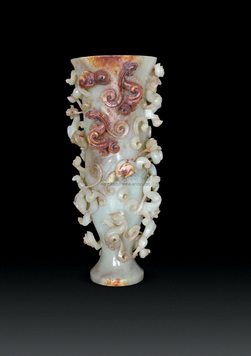 3366 汉代 青玉螭纹高足杯