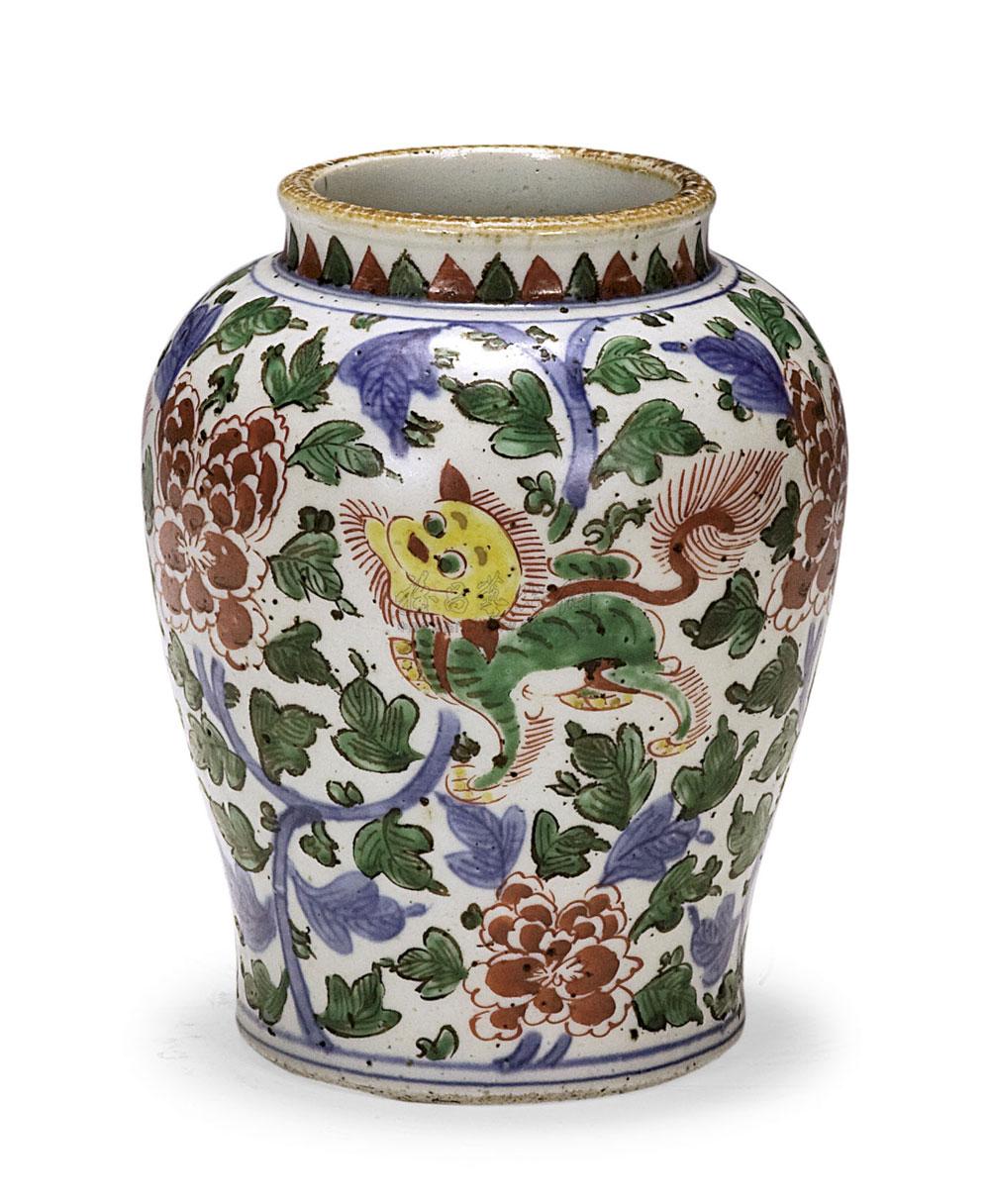 1887清早期五彩狮纹罐