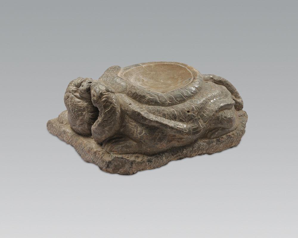 1083 元 石雕玄武摆件