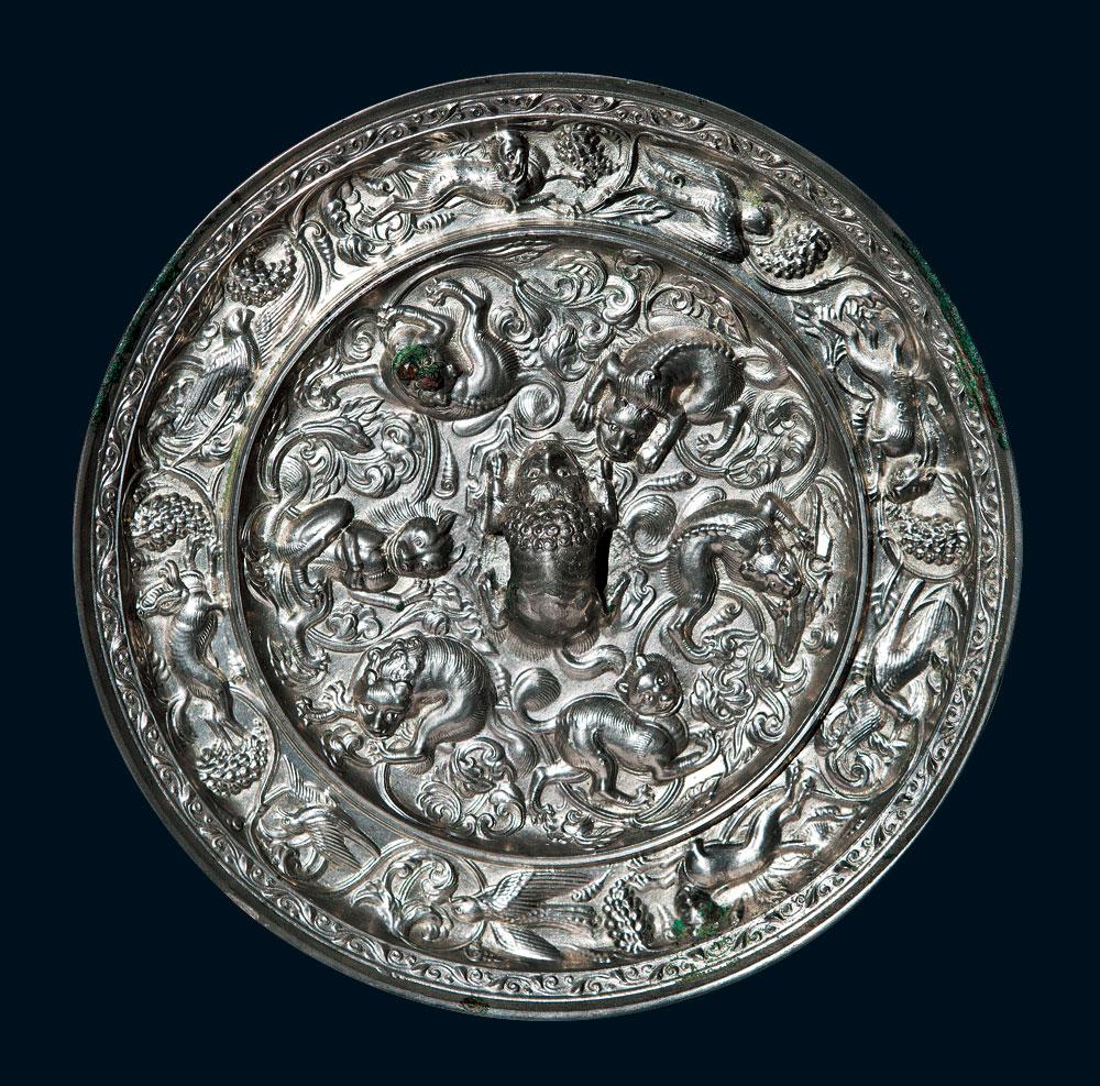 1163 唐代 瑞兽葡萄纹镜