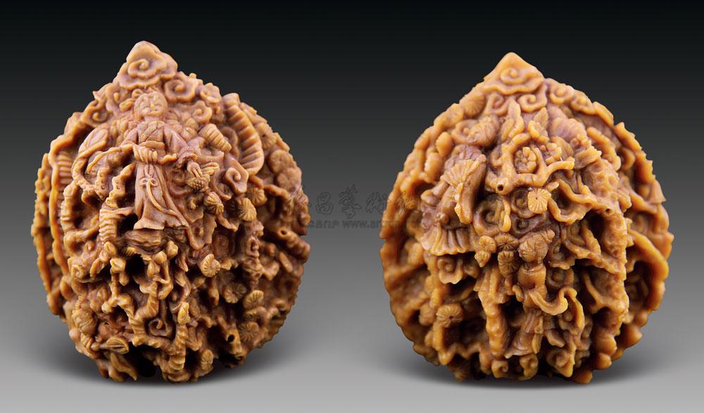 0572 清代 鸡心核雕仕女图 (一对)