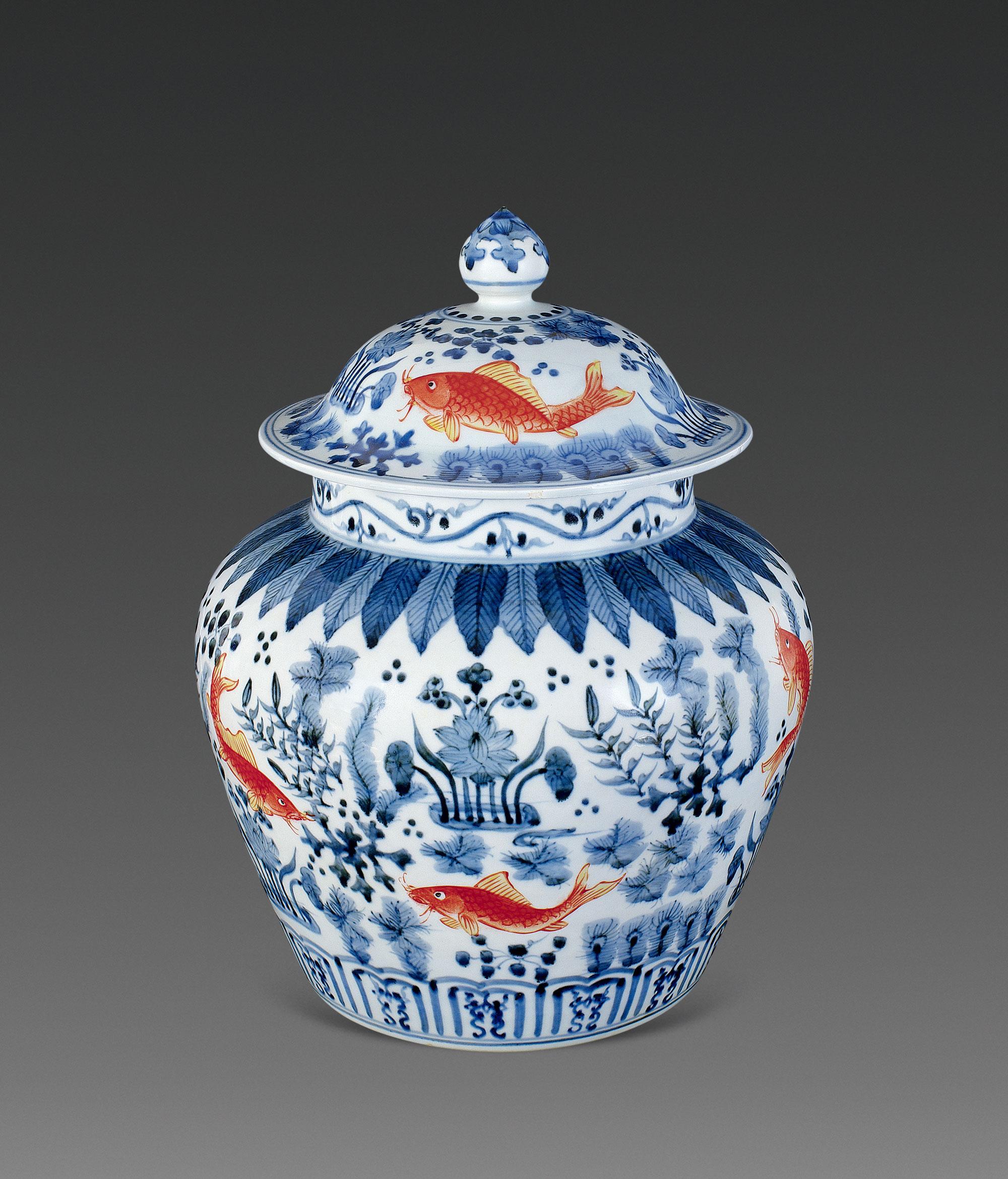 1620明代青花五彩鱼藻纹盖瓶