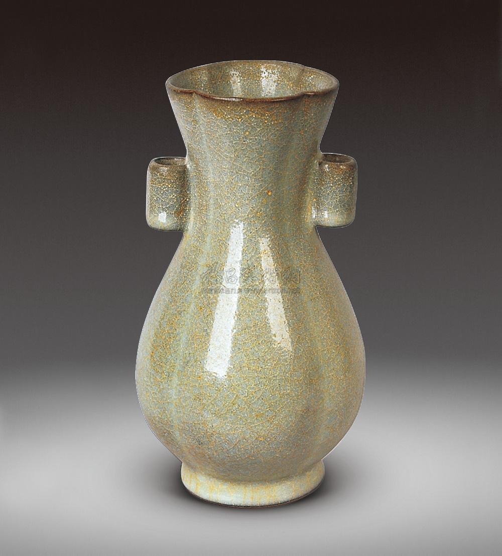 0055官窑瓜棱贯耳瓶