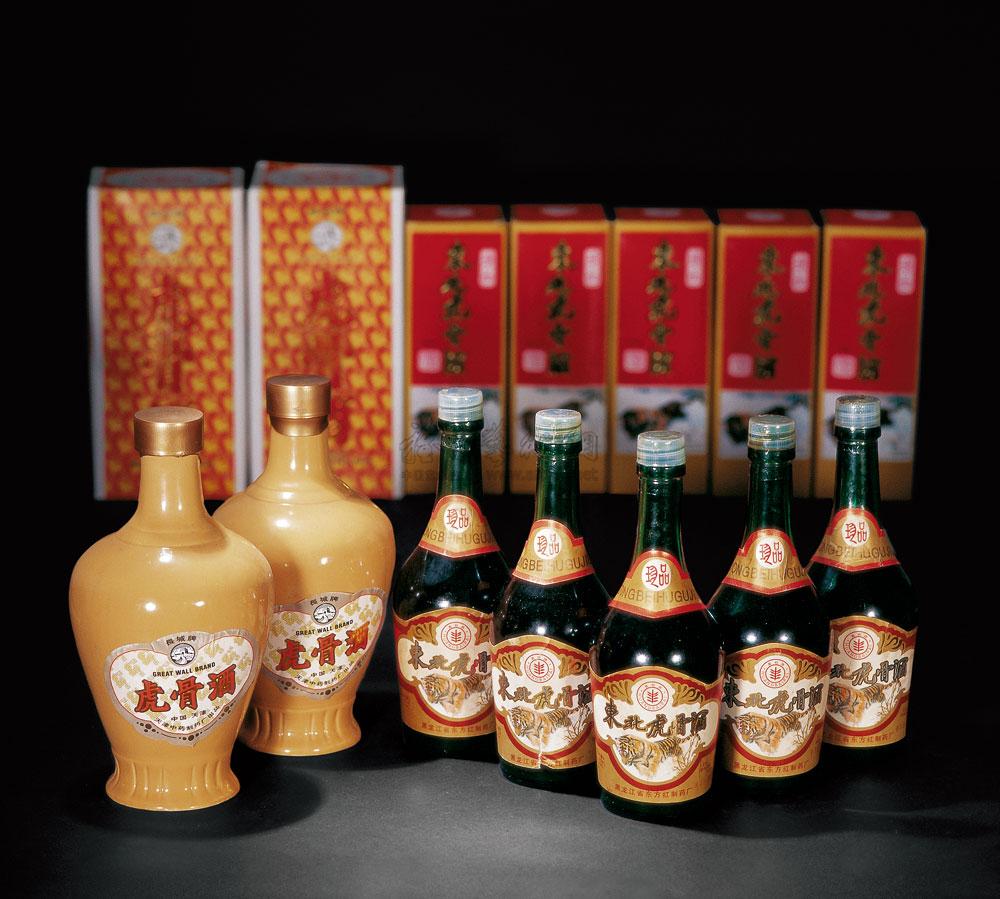 越南飞龙王牌虎骨膏酒图片