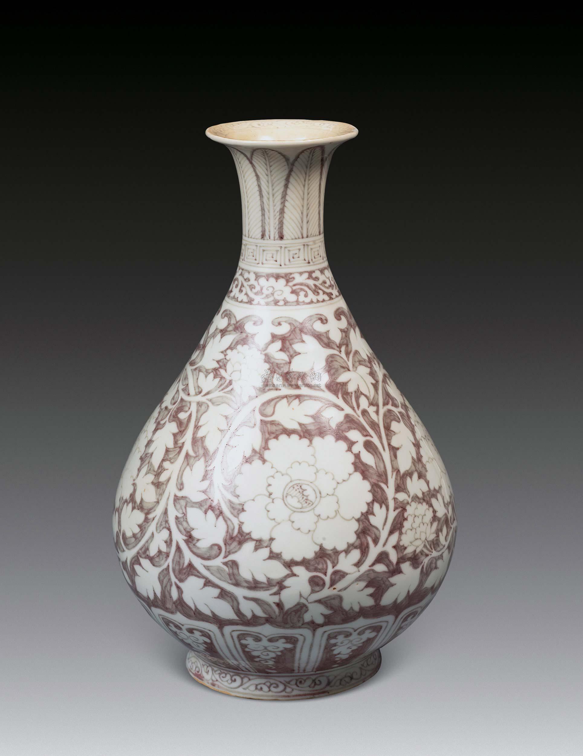 2036明洪武釉里红缠枝花玉壶春瓶