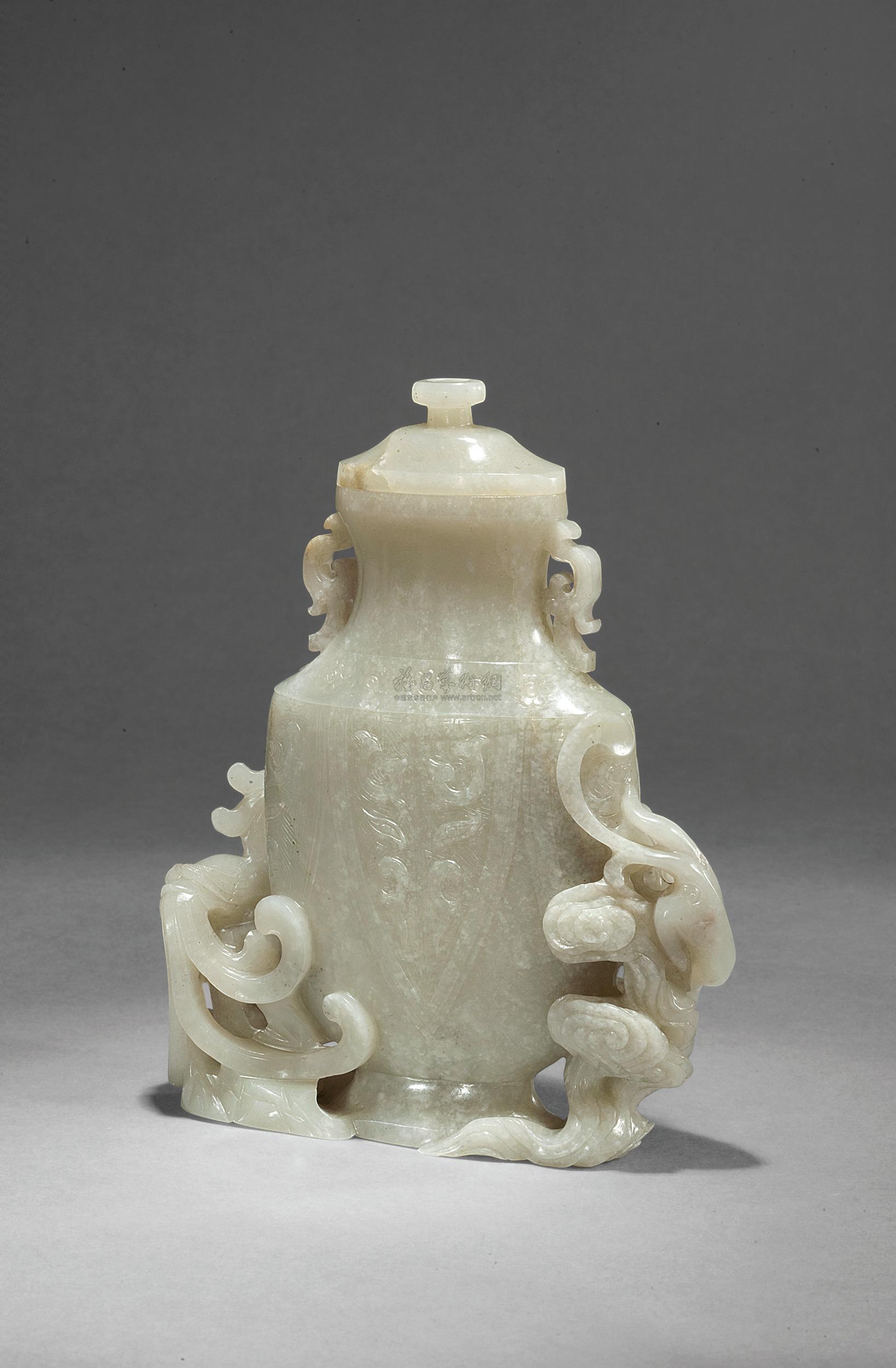 3718 清中期 玉雕兽面龙凤双耳盖瓶
