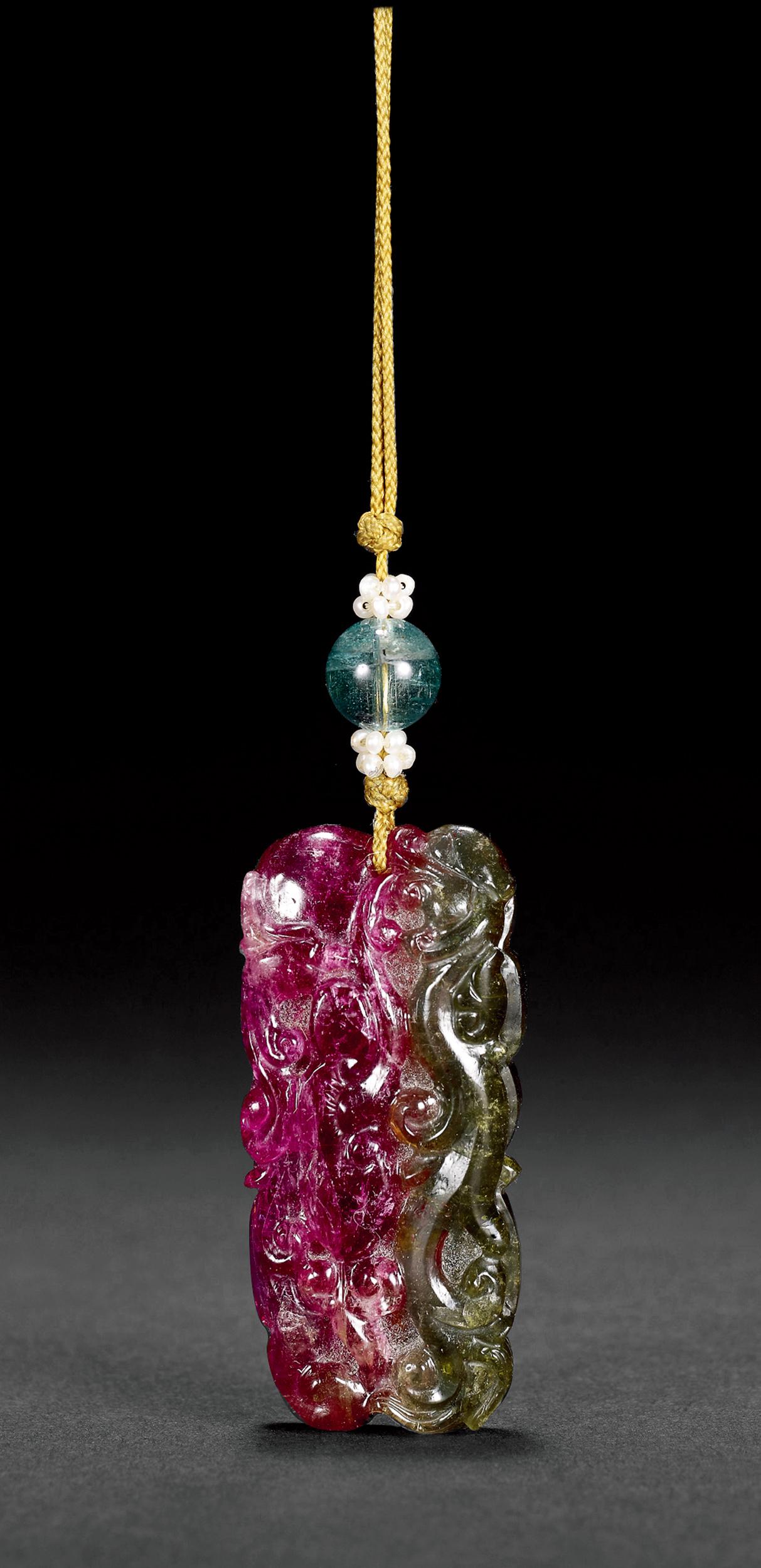 0205清双色碧玺螭纹牌